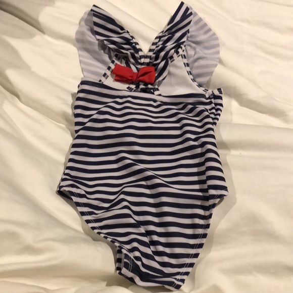 Like new Cat & Jack swimsuit 5T - Picture 4 of 5